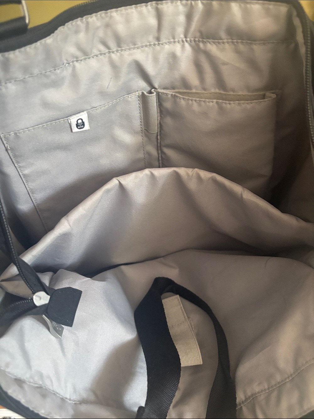 Baggallini Black Nylon Tote with Front Zip Pockets - Picture 5 of 5